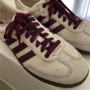 Adidas Women’s Samba 11